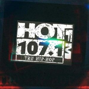 Logotipo de la emisora ​​de radio HOT 107.1 KXHT-FM