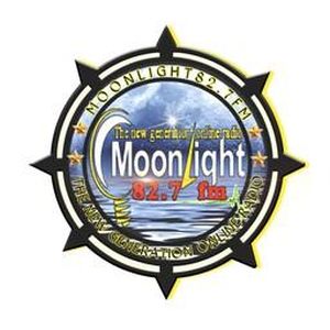 Logotipo de la emisora ​​de radio Moonlight 82.7 FM